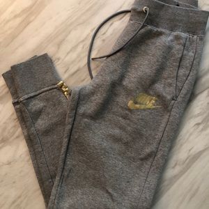 Nike women’s sweatpants